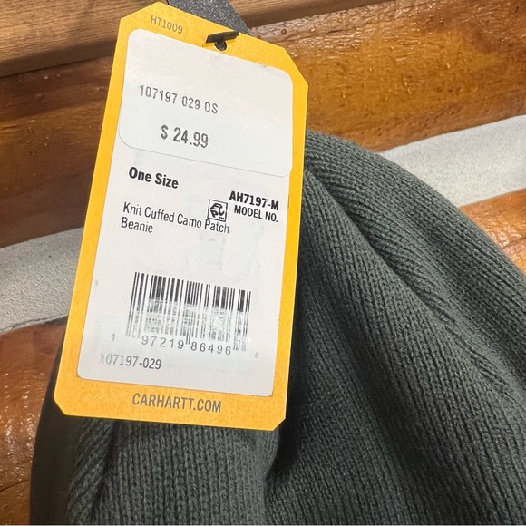 Carhartt Gray and Black Beanie with Camo logo patch - Picture 3 of 3